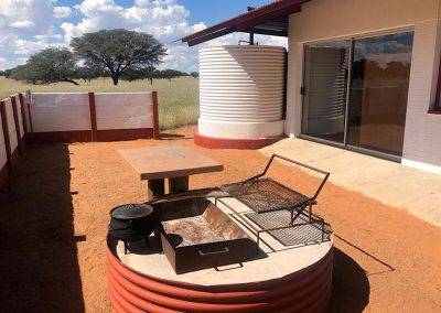DE-WAALS-KALAHARI-BUSH-CAMP-outside-braai-area